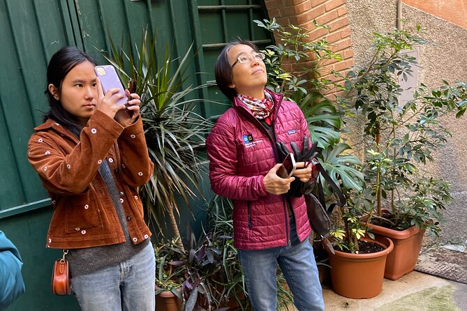 Private Tour of the Old Town and Castle Hill in Nice - Savoring the Colorful Flower Market on Cours Saleya