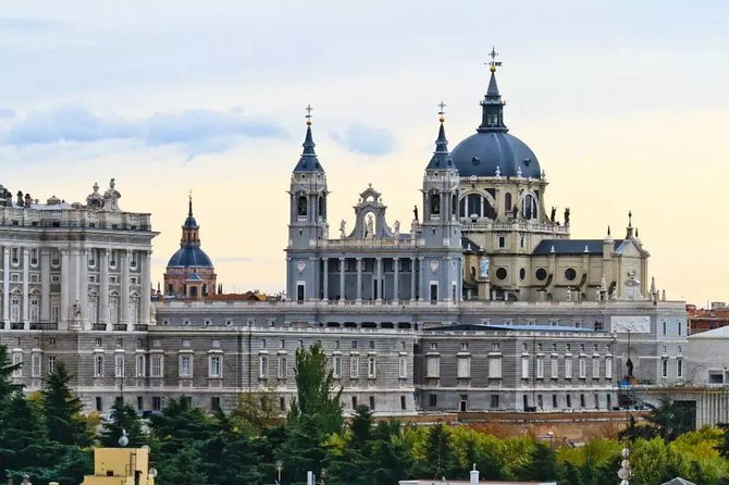 Private tour of the Royal Palace of Madrid - Skip-the-Line Access and Convenience