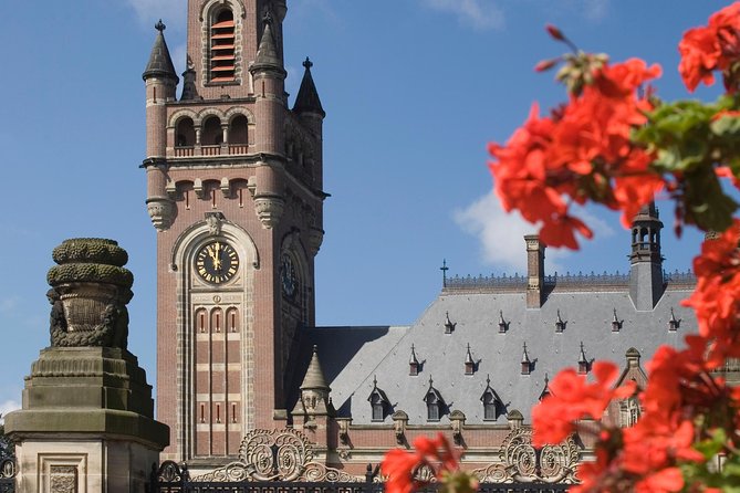 Private Tour: The Hague Walking Tour Including Peace Palace Visitors Center - Exploring The Hague’s Political Heart: The Binnenhof and Parliament Buildings