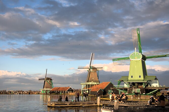 Private Tour to Holland, Zaanse Schans, Volendam, and Marken - Discovering Zaanse Schans: Windmills, Clogs, and Historic Houses