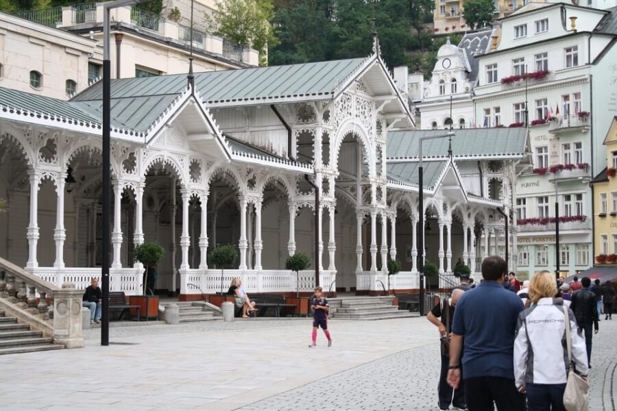 Private Tour to Karlovy Vary - Sampling Local Products and Visiting Iconic Buildings
