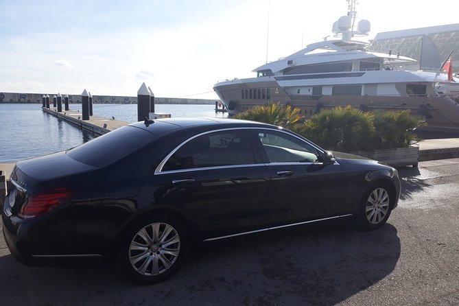 Private Transfer from Barcelona to the Port (or vice versa) - Vehicle Features and Capacity