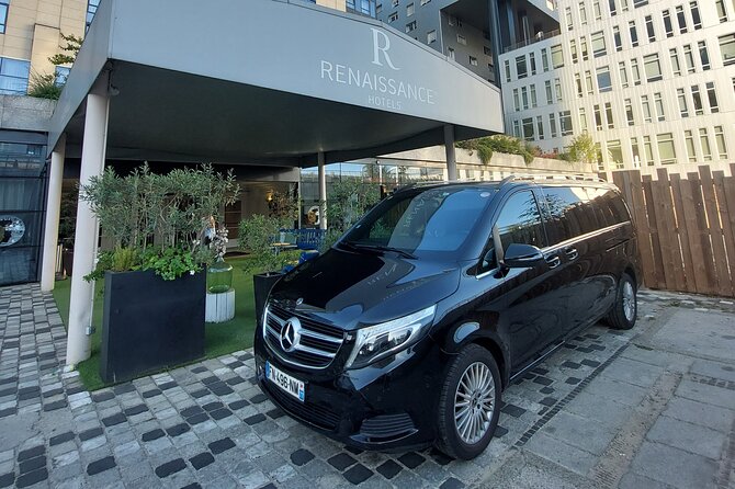 Private Transfer from CDG or ORY Airport to Paris City - Meet Your Driver at Paris Airport with Ease