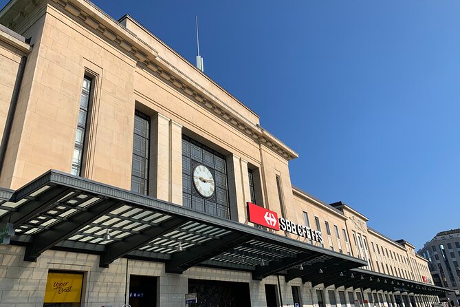 Private Transfer from Geneva Cornavin station CFF to Hotels - Comfort and Safety with a Well-Maintained Vehicle