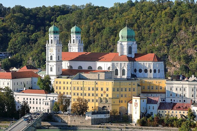 Private Transfer from Passau to Prague - Booking and Accessibility in Passau and Prague