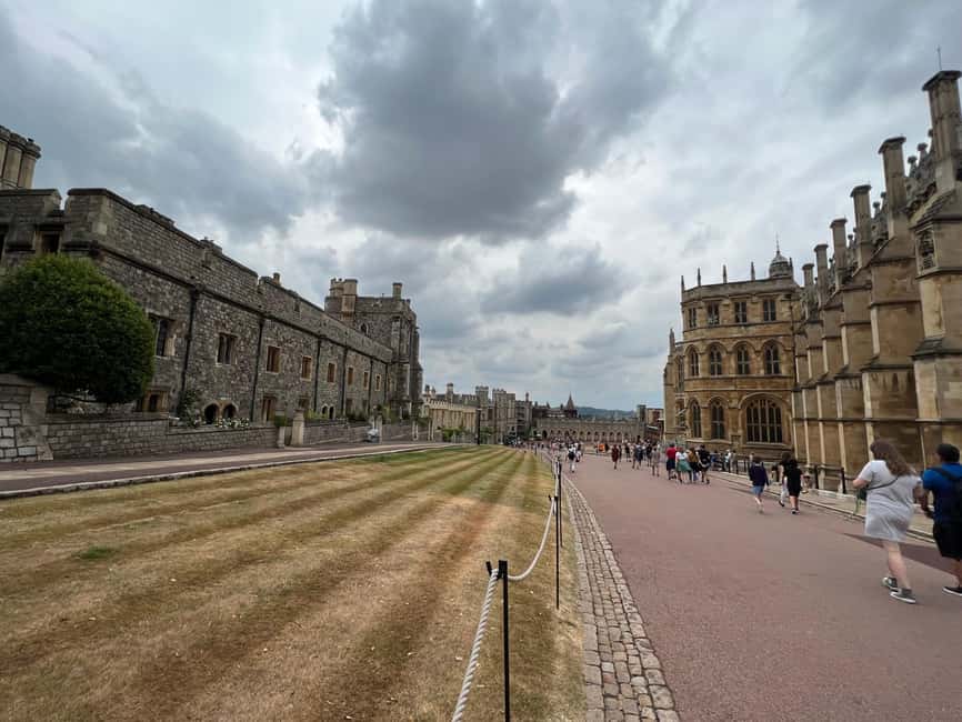 Private trip to Windsor Castle and Stonehenge - The Unique Charm of Windsors Historic Town and Royal Residence