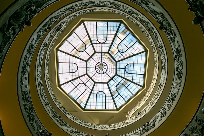 Private Vatican Tour with Sistine Chapel & Basilca Fast Access - Exploring Raphael’s Masterpieces in the Stanze di Raffaello