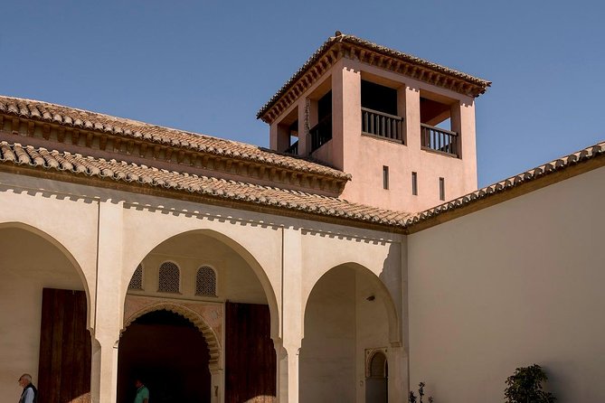 Private Walking Tour in Málaga - Exploring Málaga’s Main Shopping Street: Calle Larios