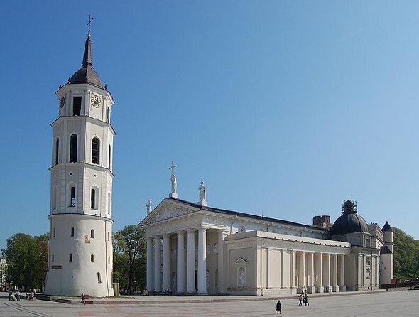 Private Walking Tour in Vilnius - Starting at the Vilnius Cathedral in the Heart of Old Town