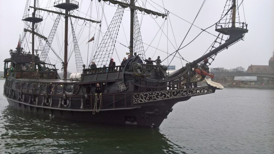 Private Westerplatte Tour by Car or Cruise Transport - Starting Point: Meeting Your Guide at the Green Gate