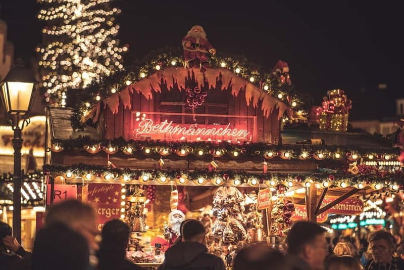 Private Xmas Market Hopping with gondola ride & wine tasting - Discover Mainz’s Historic Christmas Spirit
