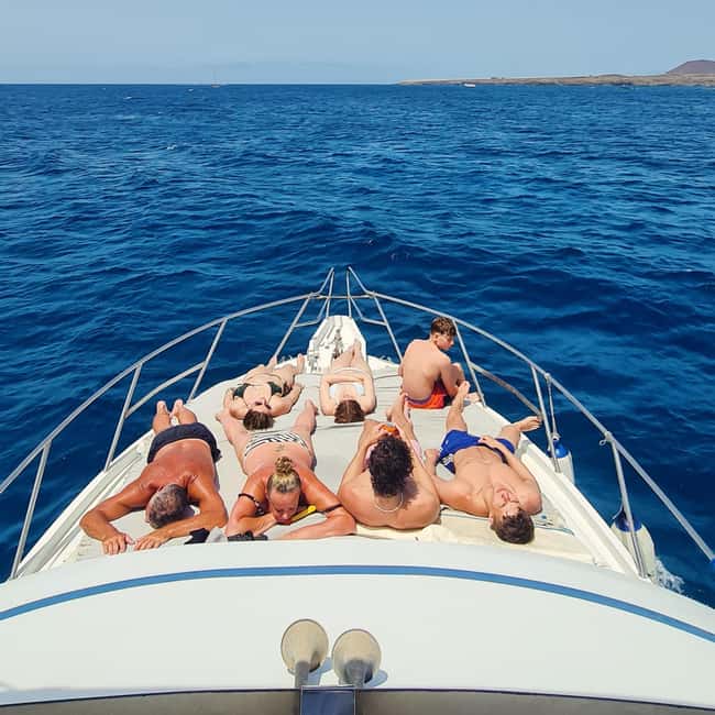 Private Yatch Amalfi Cinco - SHARED TOUR - Starting Point at Marina South for Easy Access