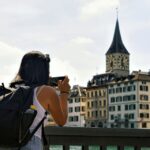 Private Zürich City Tour with Cruise and Lindt Chocolate - Exploring Zurichs Old Town on a Guided Walk