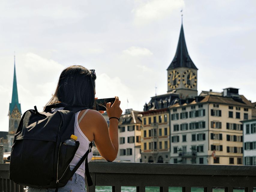 Private Zürich City Tour with Cruise and Lindt Chocolate - Exploring Zurichs Old Town on a Guided Walk