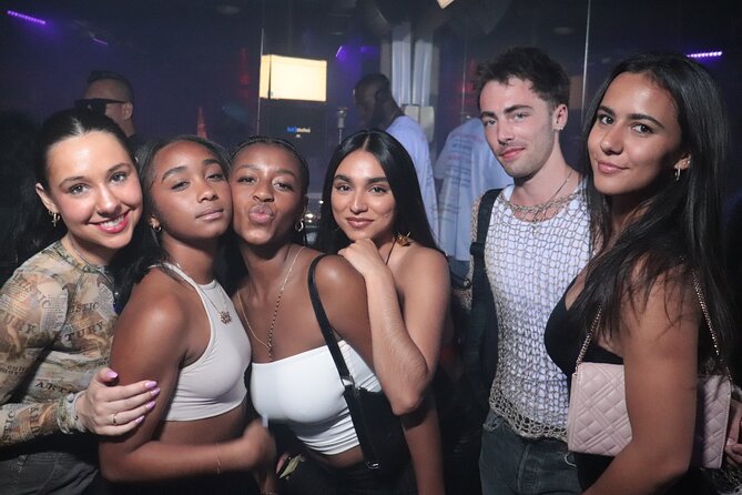 Pub Crawl Madrid & Party - Starting Point at El Oso y el Madroño in Plaza del Sol