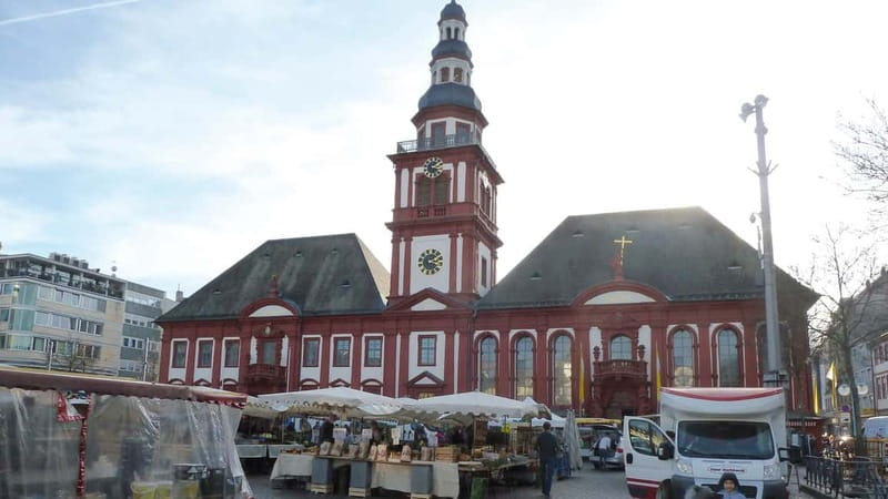 Public tour With Bertha Benz through the city of inventors Costume tour - Mannheim’s Historic Start: Carl Benz Memorial
