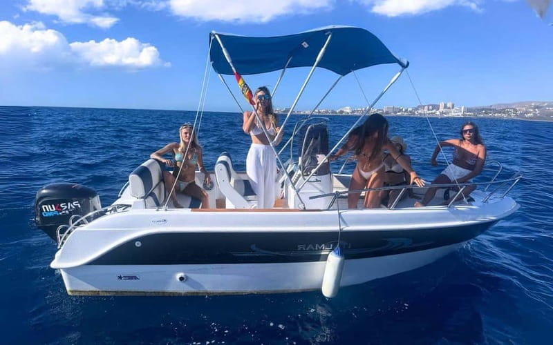 Puerto Colon: License-Free Self-Drive Boat in Tenerife - How the Self-Drive Boat Operates