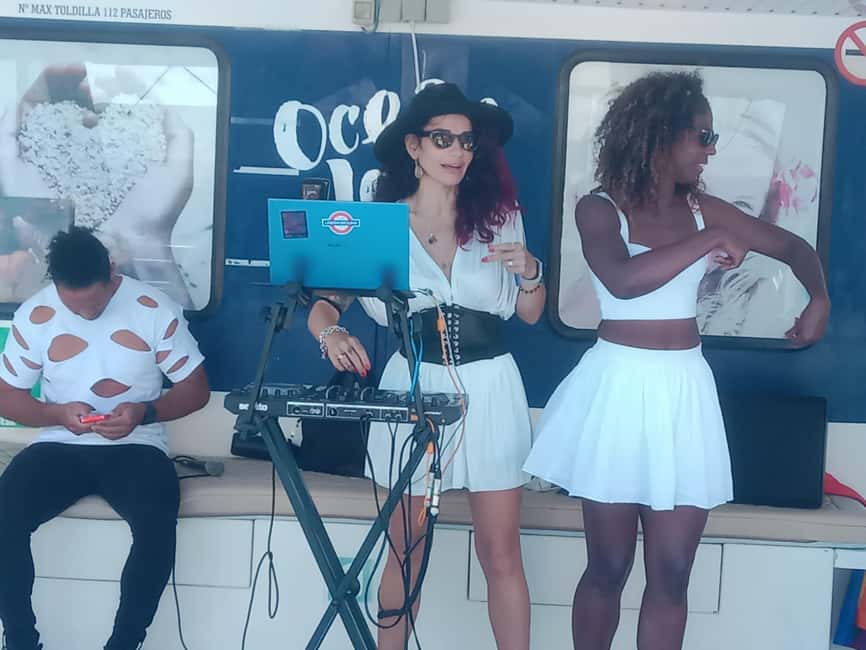 Puerto Rico, Las Palmas: Boat Party - The Crew and Service Quality on the Cruise