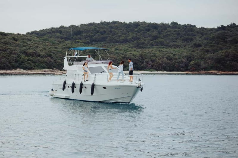 Pula: Half or Full day boat tour on yacht with skipper - Pula’s Spacious Yacht with Modern Comforts