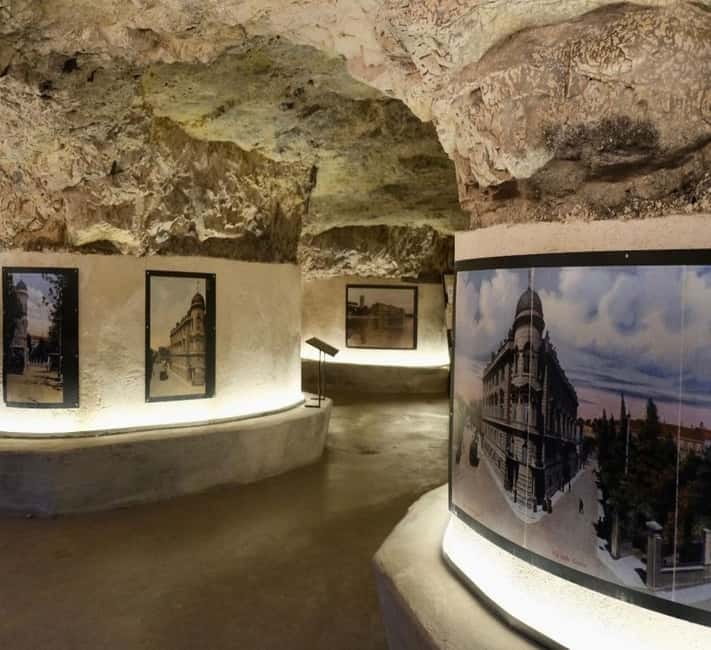 Pula Past & Present: A Guided Adventure - Exploring Hercules Gate and the Arch of the Sergii