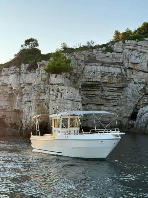 Pula: Private Boat Tour Istria - Panoramic Views of Brijuni National Park