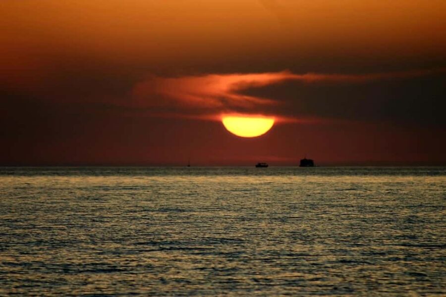 Pula: Private Sunset Boat Trip with Dolphins - Starting Point at Aci Marina in Pula