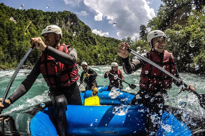 Rafting Adrenalin 7km - Navigating the Exciting Rapids of the Tara River