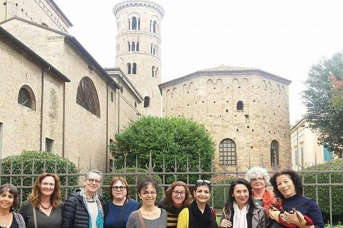 Ravenna in half a day - From SantApollinare Nuovo to Dante’s Tomb and the Quadrarco