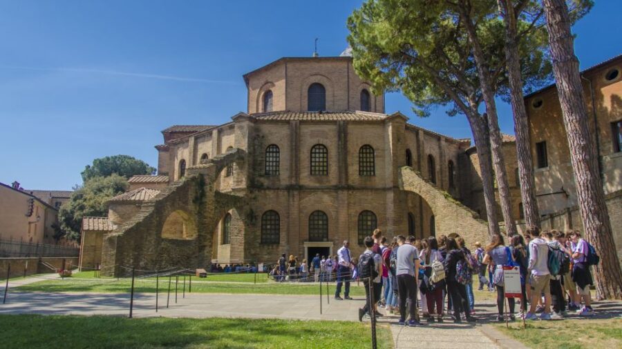 Ravenna: UNESCO Monuments and Mosaics Guided Tour - Inside the Basilica of SantApollinare Nuovo