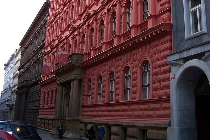 Real Prague - Meeting Point and Accessibility