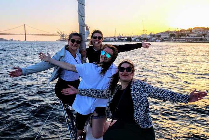 Relaxing Sailboat Cruise along the Tagus - Starting Point and Meeting Logistics in Lisbon