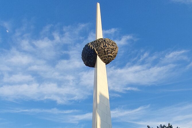 Relics of Communism: 3-Hours Walking Tour (Small groups) - Uncovering the December 1989 Incidents at Piața 21 Decembrie 1989