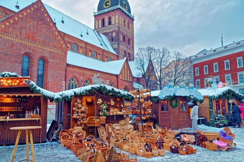 Remarkable Corners of Sigulda Christmas Walking Tour - Siguldas atslgas and the Symbols of Unity