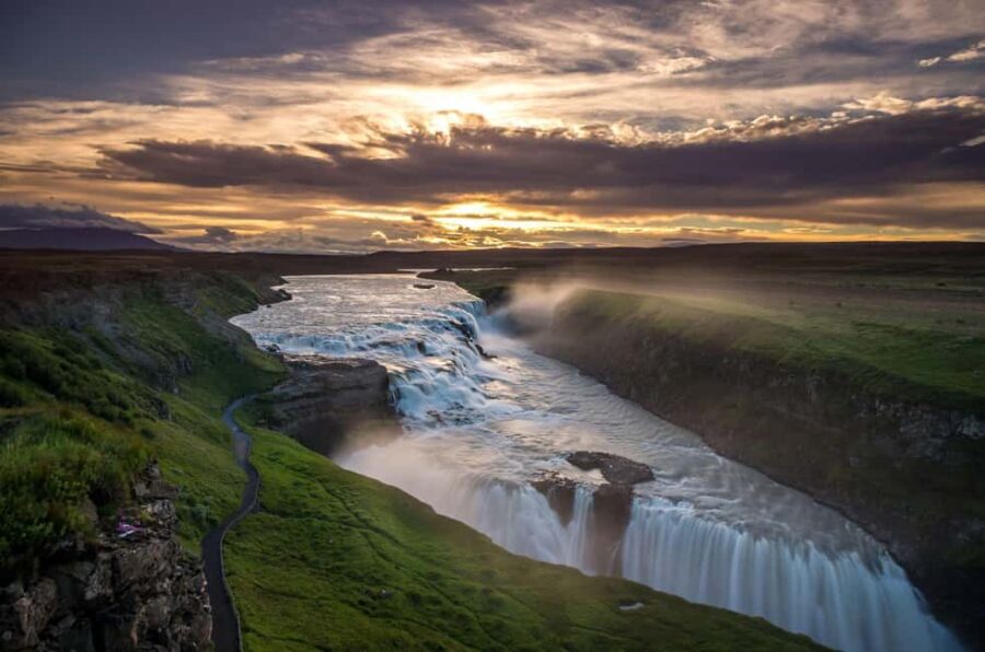 Reykjavik: Golden Circle Evening Tour - Watching Strokkur Geyser Erupt in Tranquility