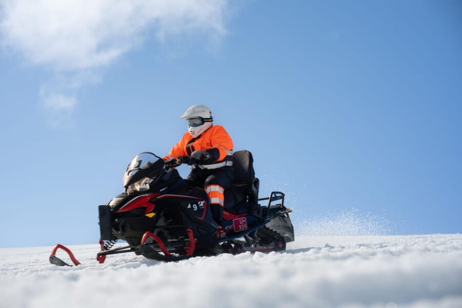 Reykjavik: Golden Circle Super Jeep Tour with Snowmobiling - Explore Geysir’s Geothermal Marvels