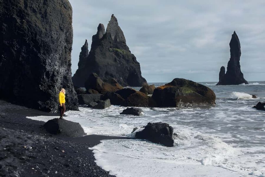 Reykjavik: Small Group South Coast Tour with Spanish Guide - Visiting Hvolsvöllur: The First Scenic Stop