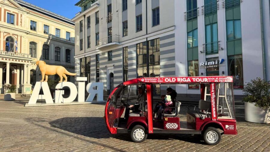 Riga Combo: Boat Tour & Old Town Electrobus Tour - Transition to the Electric Bus Tour of Old Riga
