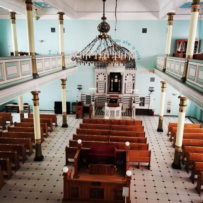 Riga: Jewish History and Heritage Tour - Visiting the Riga Synagogue and Its Significance