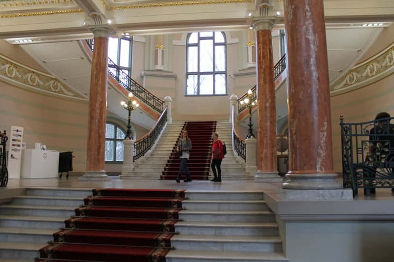 Riga: Latvian Art Museum, Dinner, and Black Balsam Tasting - Starting at Riga’s Iconic Freedom Monument