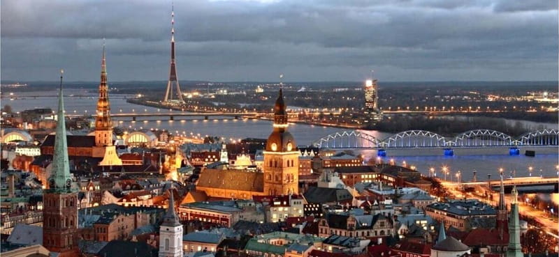 Riga Old Town, C Market & Art Nouveau Guided Walking Tour - Visiting Europe’s Largest Market