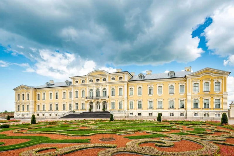 Riga: Private Tour to Hill of Crosses and Rundle Palace - Rundale Palace: Baroque Elegance in the Latvian Countryside