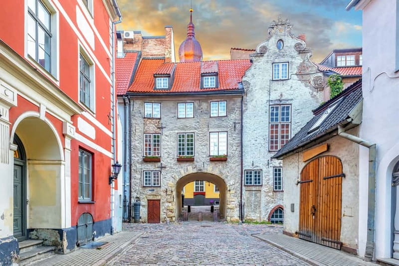 Riga: Private Walking Tour with a Local - Explore Riga’s Hidden Corners and Courtyards
