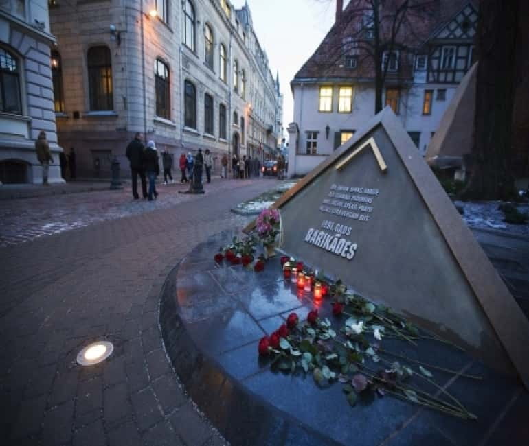 Riga: Stories of Soviet Riga Guided Walking Tour - Exploring Soviet and Art Nouveau Architecture in Riga