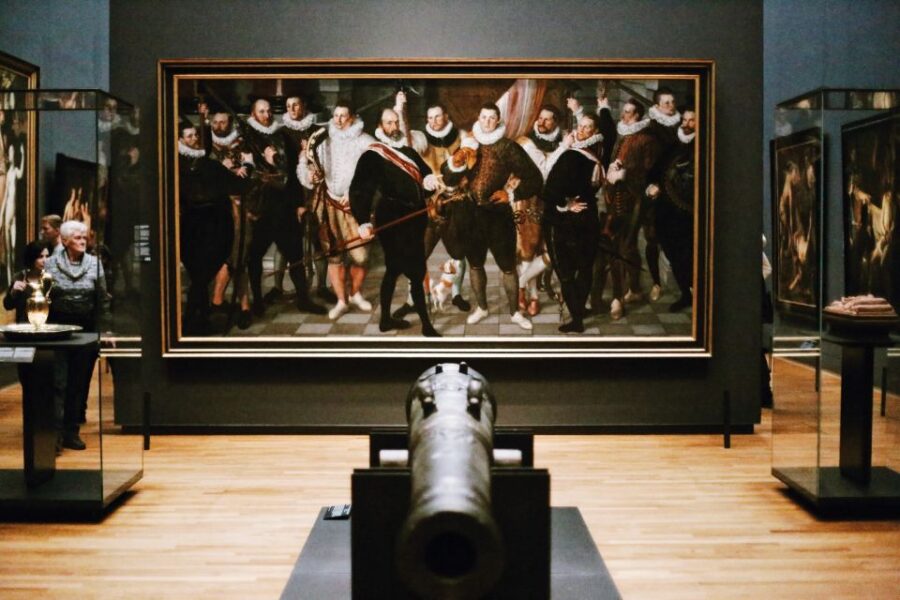 Rijksmuseum + City Center Guided Combo Tour 5h 8 guest max - Discover the Origins of Amsterdam on a Historic Walking Tour