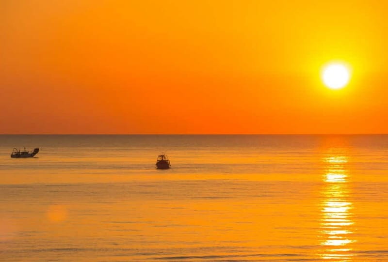 Rimini: Beach Umbrella and Sun Bed at 67 Beach with Drink - The Location: 67 Beach in Rimini, Emilia-Romagna