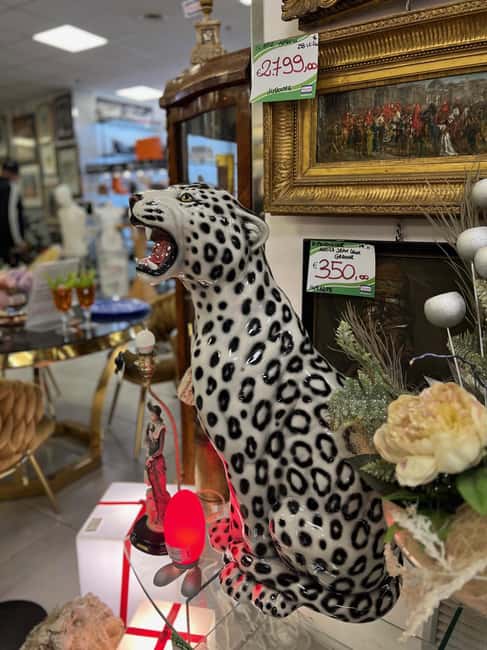 Roma: Vintage and Second-hand Shopping Tour - Personal Shopping Time at Two Key Thrift Stops