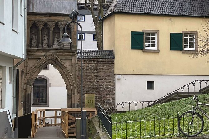 Roman Cologne: A Self-Guided Audio Tour - Starting Point at Cologne Cathedral and Its Roman Significance