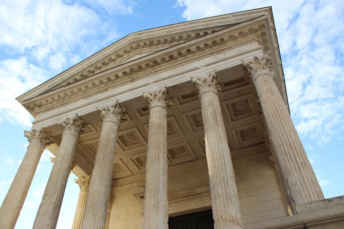 Roman Sites and Historical Places Day Trip from Avignon - Photo Stop at La Maison Carrée in Nîmes