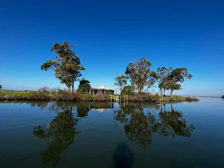 Romantic experience for two on a solar boat in Aveiro - Starting Point at Cais do Sal in Aveiro Salt Flats