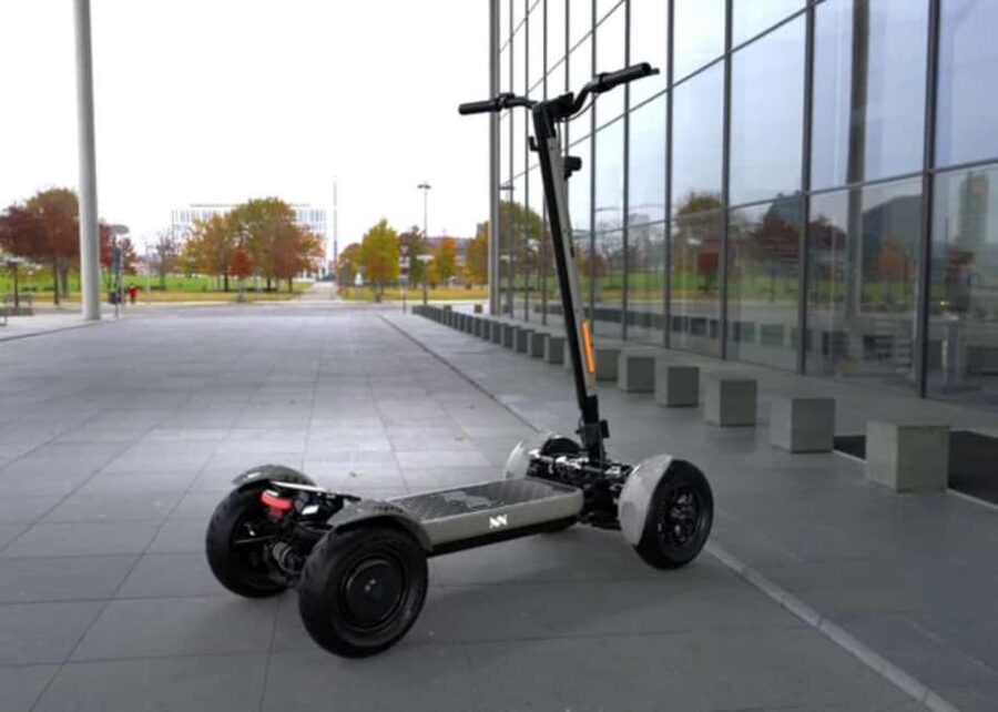 Rome: 4-Wheel Tilting Electric Scooter Rental - Discover the Unique 4-Wheeled Design with Tilting Technology